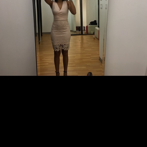 Lipsy London - Designer Pink Lace Detail Bodycon Dress - Picture 12 of 13